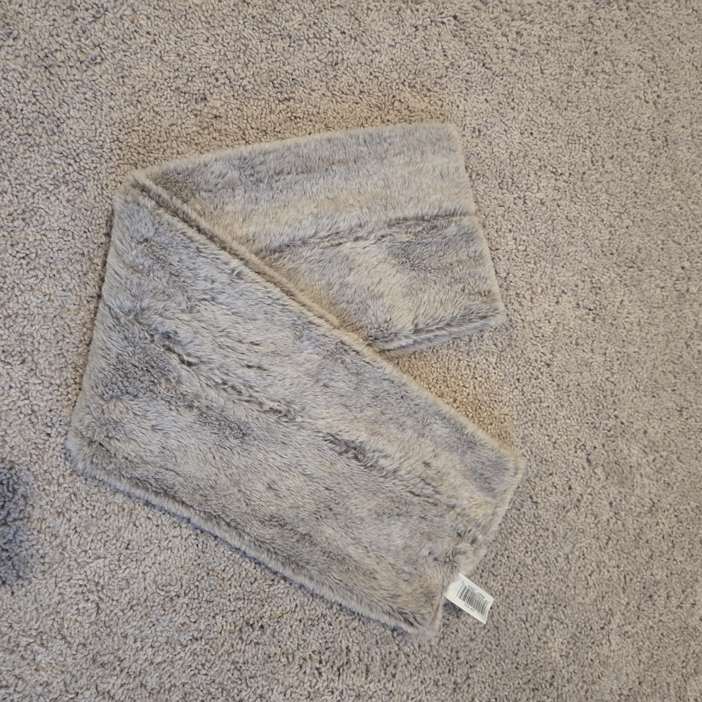 Womens Soft Faux Fur Scarf in Gray